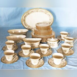 Beautiful Lenox Castle Garden Dinnerware Set. 8 Settings. Vintage. Made in USA!